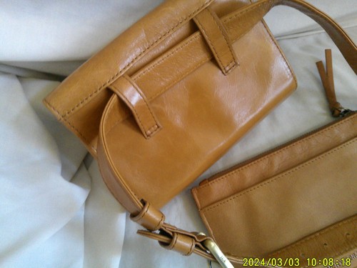HOBO BRAND LEATHER FLAP STYLE ORGANIZER WALLET BELT BAG/ WRISTLET - Picture 3 of 6
