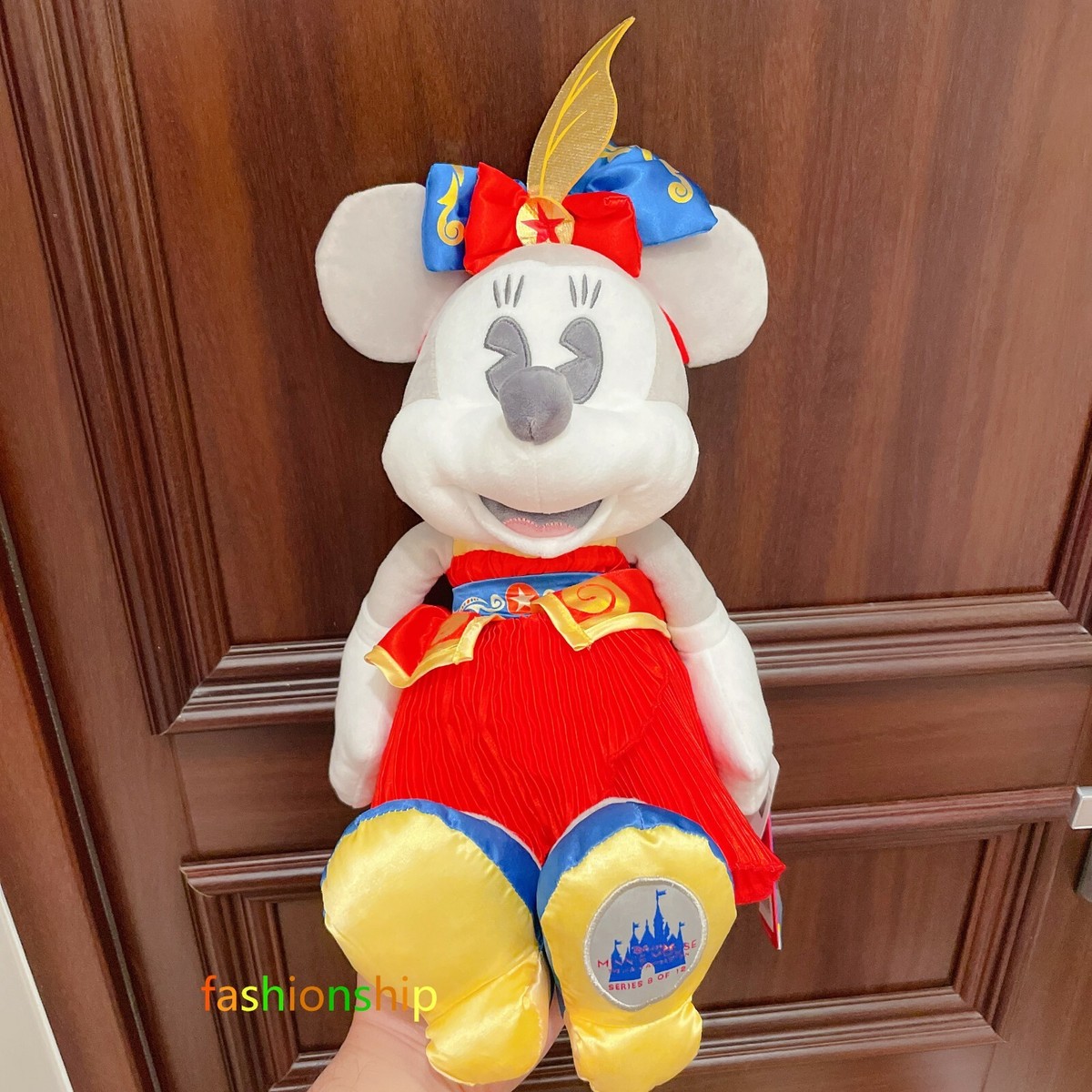 Authentic NWT Disney Minnie Mouse The Main Attraction august plush