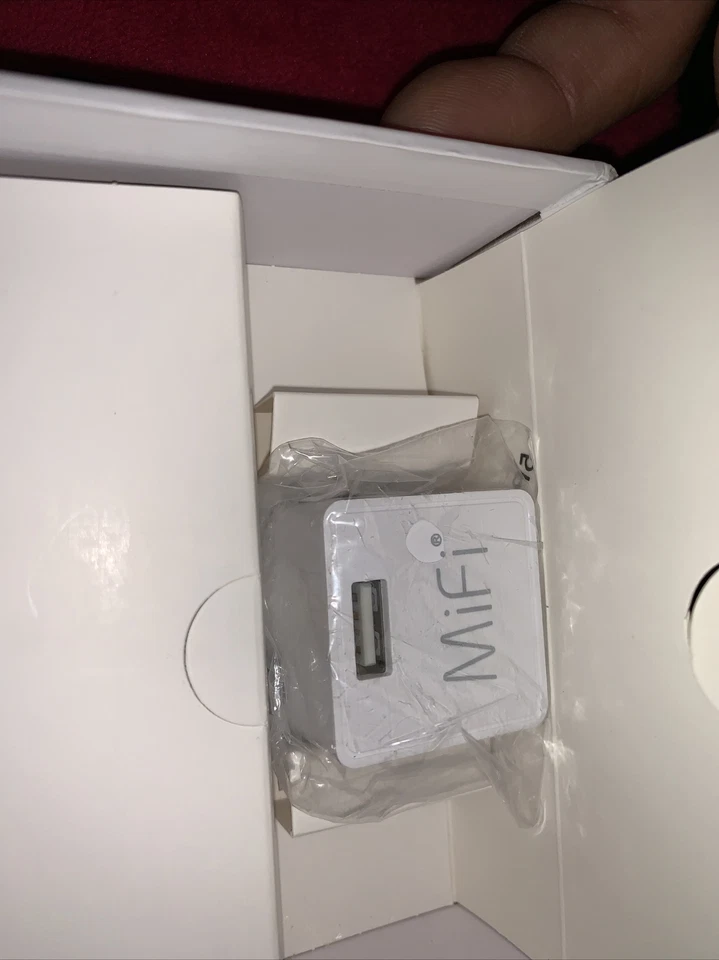 NovAtel Wireless MiFi M100 US Cellular 4G LTE Mobile WiFi Hotspot Up - Image 3 of 4