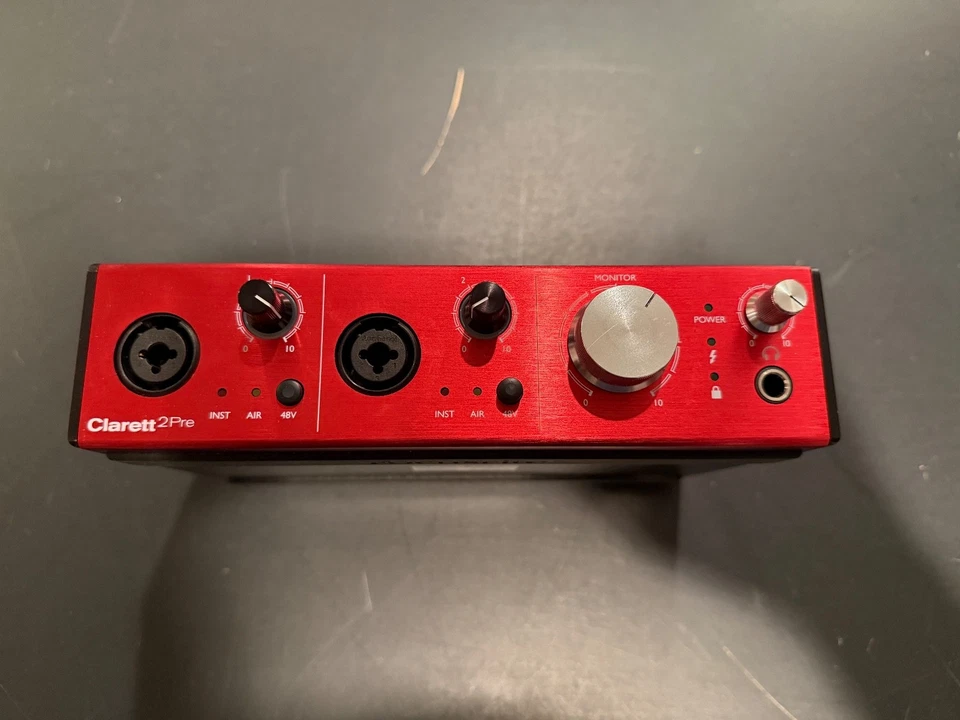 Focusrite Clarett 2Pre THUNDERBOLT2 Audio Interface Excellent Condition w/Cable - Image 2 of 4