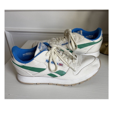 Reebok Classic Leather Grow - Chalk Court Green. Vintage inspired. Size 8.