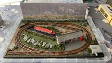 Small Micro OO Gauge Model Railway Layout in a Case/Box - free P&P - NEW!