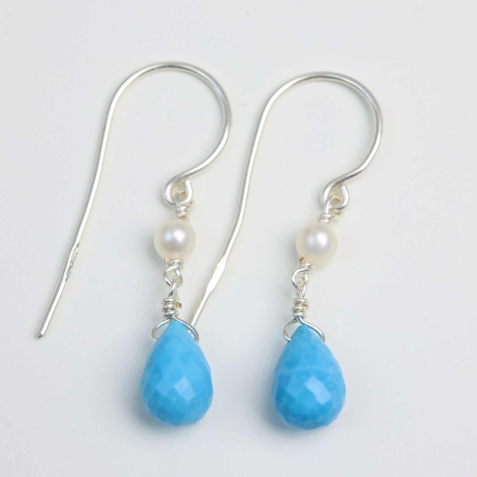 Boucles d'oreilles en argent et turquoise d'Arizona, le cadeau idéal en pierre précieuse