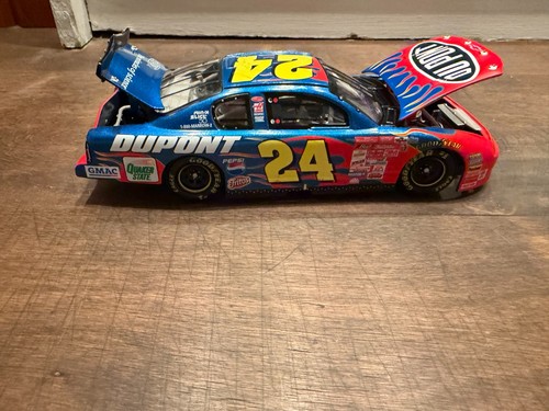 Jeff Gordon #24 DuPont 2001 Monte Carlo 1/24 Action NASCAR DieCast
