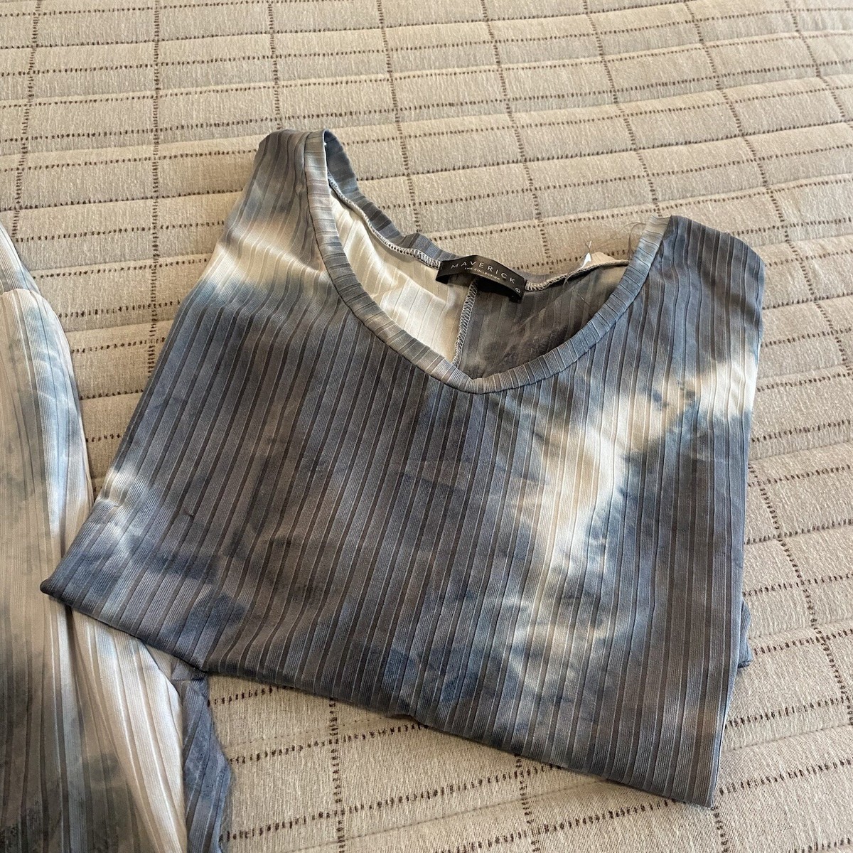 MAVERICK THE COLLECTION Sz Large Oversized Tie Dye Top & Genie