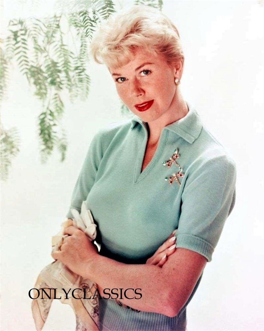 SEXY SINGING ACTRESS DORIS DAY 8X10 PHOTO BEAUTIFUL CUTE GIRL