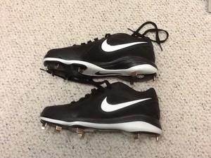 metal baseball cleats size 9