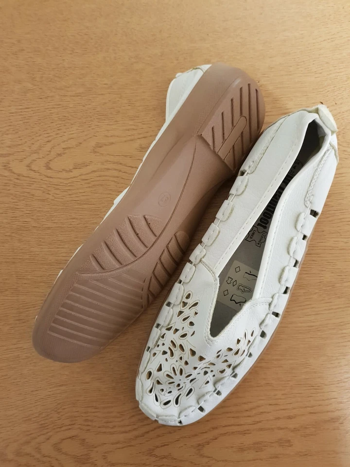 Ladies White Loafer Shoe, Flat Slip On, Abstract Design, Dr Lightfoot UK 4 P20 - Image 3 of 3