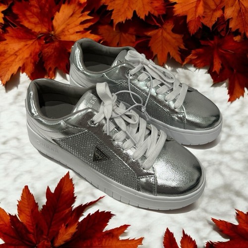 Zapatillas Mujer Guess WGlennza Talla 9 1/2 Metálicas Plateadas Con Cordones - Imagen 2 de 6