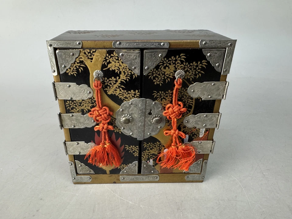 Y8667 HINA DOLL Doll's Festival Makie miniature furniture box Japan antique - Image 2 of 4