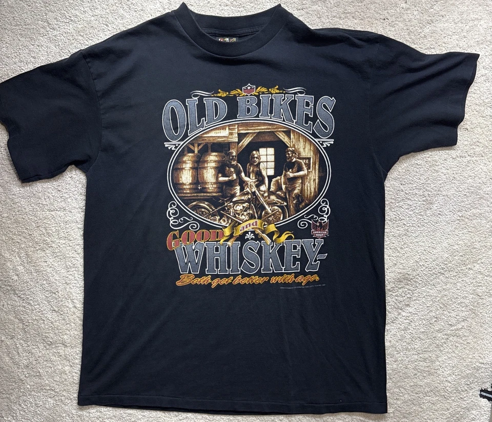 Camisa De Colección 1993 3D Emblema Bicicletas Antiguas y Buen Whisky Motociclista Americano Distribuidor EE. UU. Talla L Foto 2 de 4