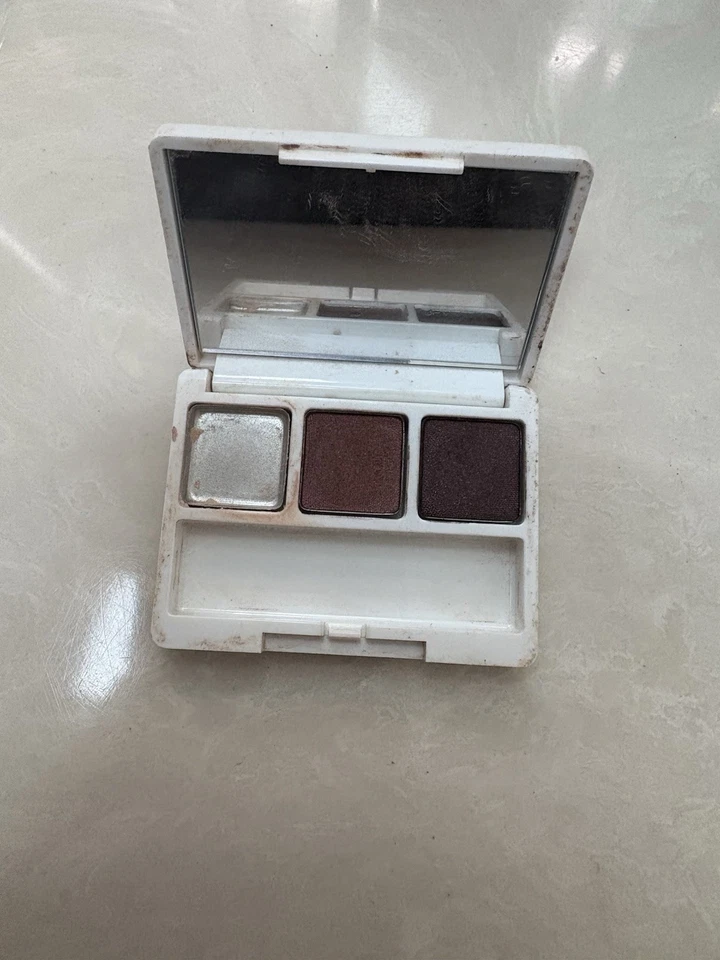 Clinique Eyeshadow Palette - Image 2 of 2