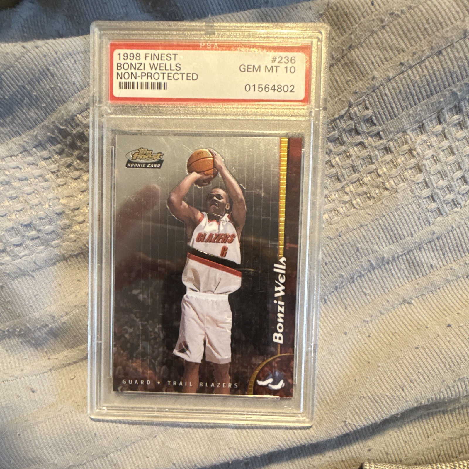 Topps Finest Bonzi Wells #236 Rookie Non-Protected Trail Blazers PSA 10