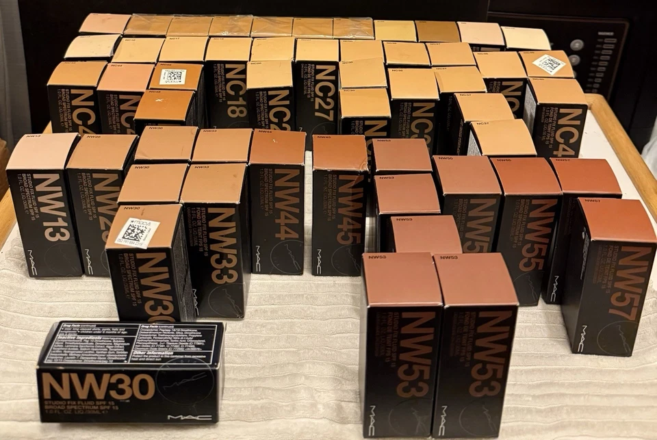 MAC Cosmetics Studio Fix Fluid SPF 15 Foundation Old Formula Choose Your Shade - Image 3 of 4