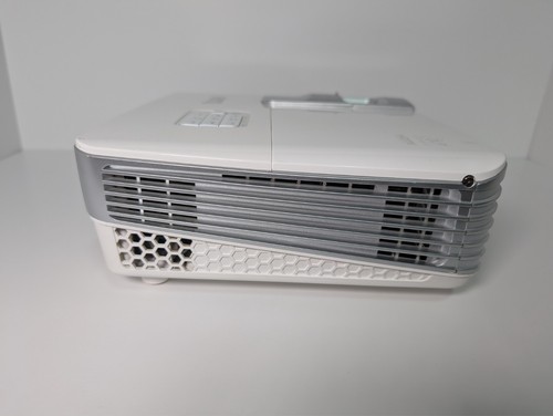 BenQ HT1075 DLP Full HD 3D Projector 1080p short throw 1920x1080 with 3D Glasses - Picture 5 of 5