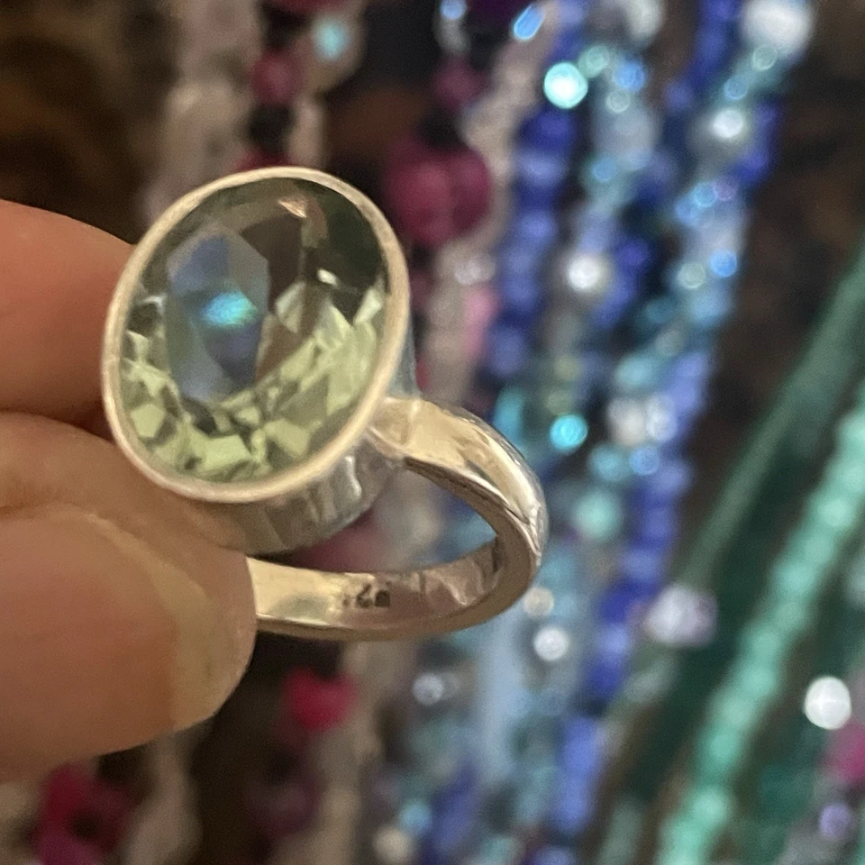 Ring 925 Silber mit einem fascetierten Peridot in Gr. 57 neuwertig - Bild 4 von 4