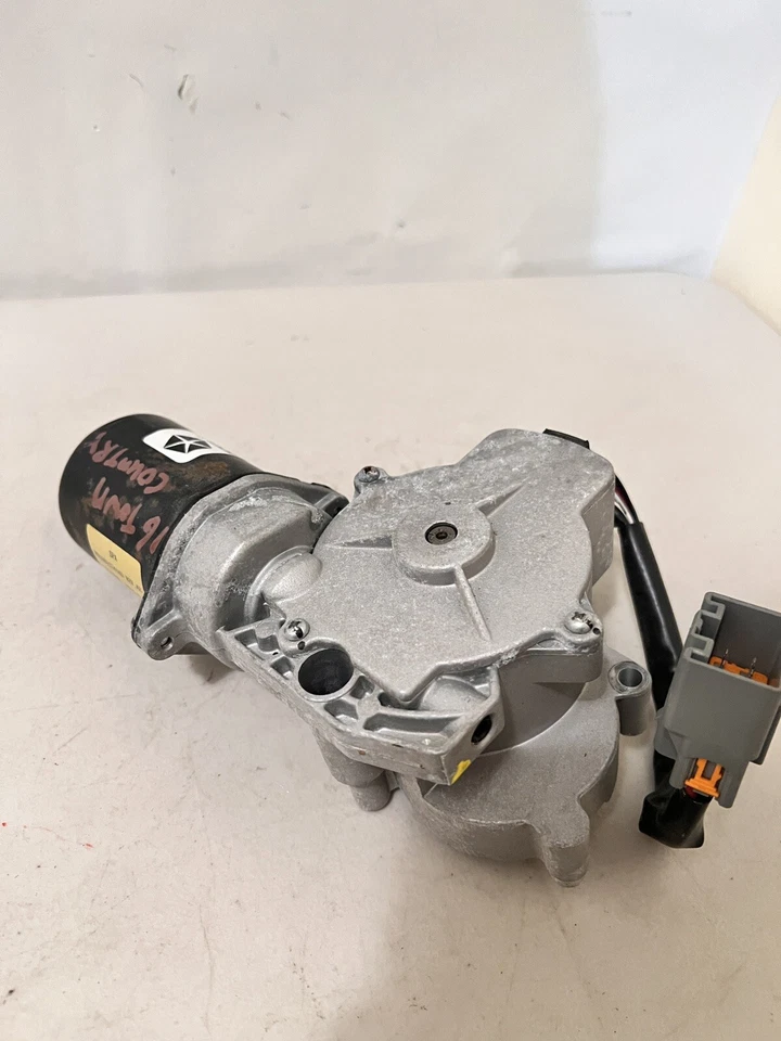 Chrysler Town Country 2016 tapa maletero puerta trasera motor eléctrico 68195936ab Foto 2 de 4