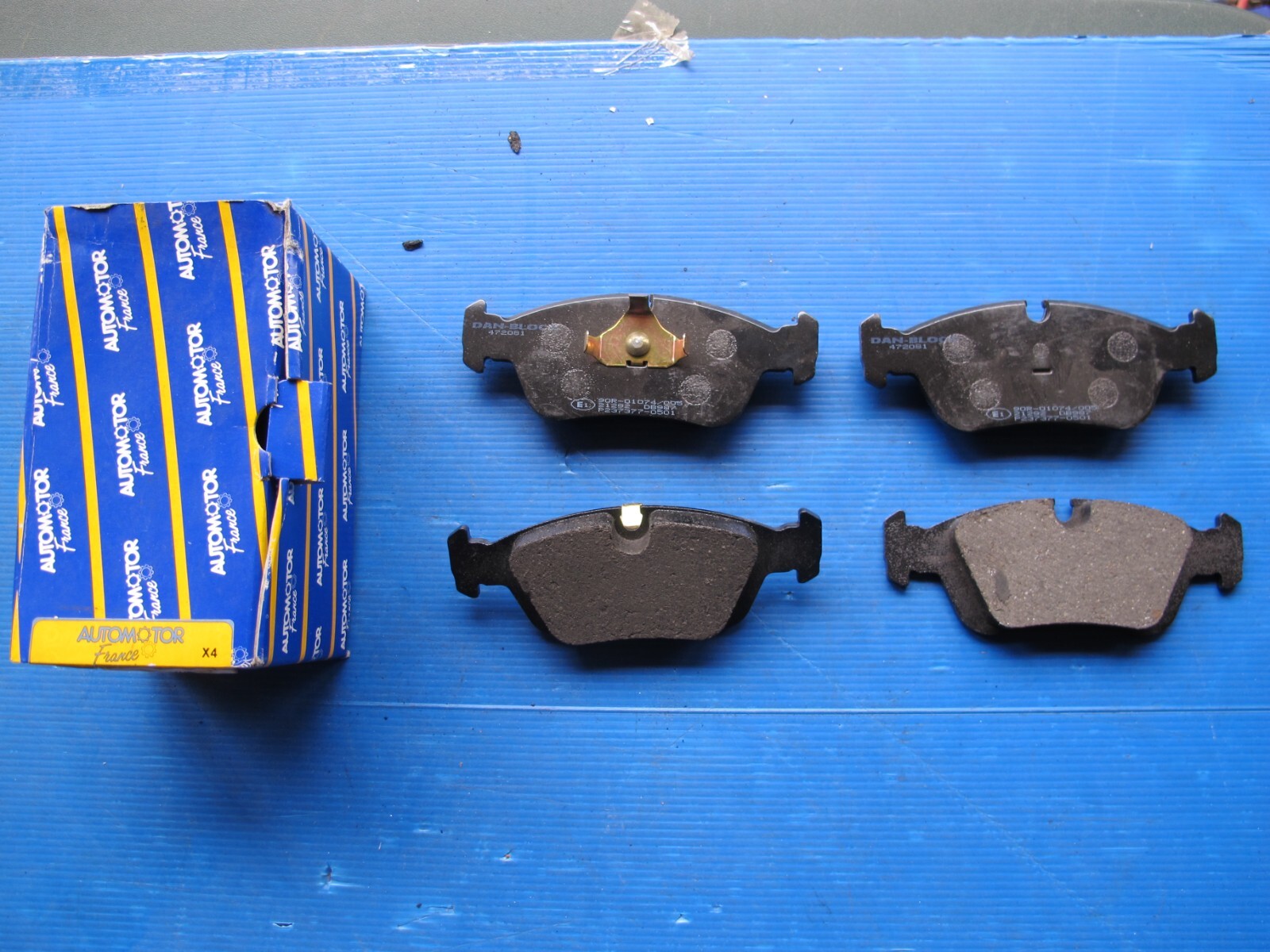 Plaquettes freins avant Automotor BMW E36 E46 pour stopper les sifflements
