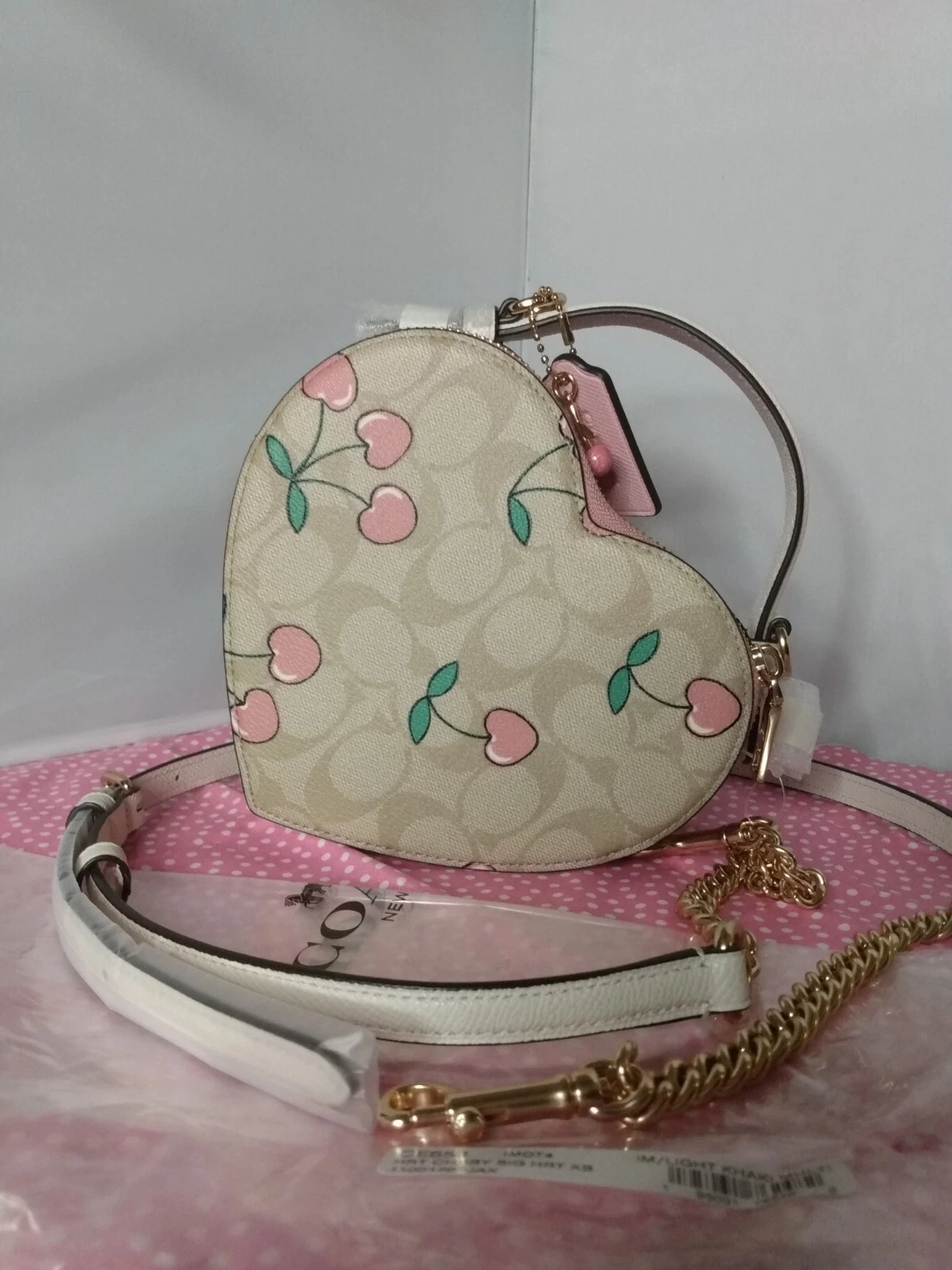 ?? Insegna Coach Nuova con etichette Edizione Limitata 2023 Cuore e Ciliegia. X Body Cuore in pelle