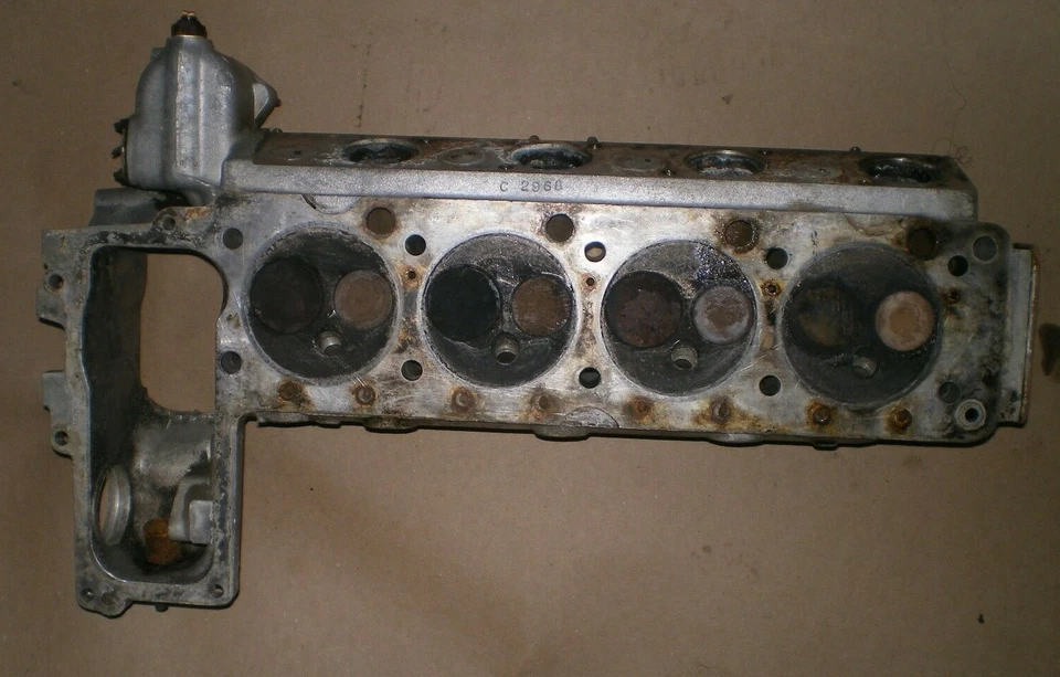 Culata de motor de aluminio Rover TC 2000 1967 Foto 2 de 2