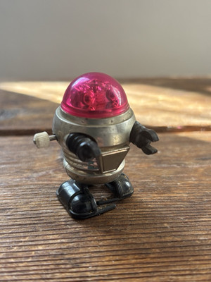 Vintage TOMY Pocket Robot Rascal Sci-Fi Windup Walking Toy 1977 Taiwan Chrome