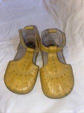 LIVIE AND LUCA Butterscotch Yellow T strap Mary Jane Shoes SZ 8