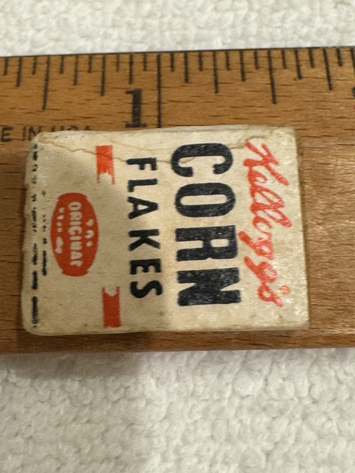 Caja de cereales vintage Kellogg’s Corn Flakes casa de muñecas papel en miniatura sobre madera Foto 4 de 4