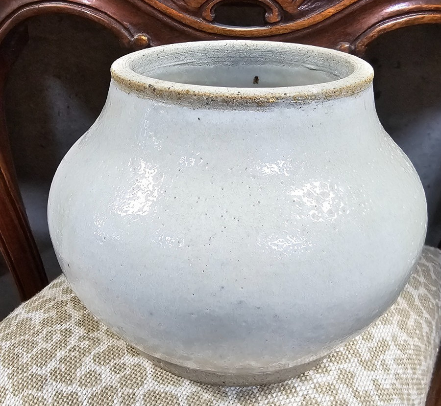 Vintage Stoneware Crock or Vase off white, 5.5”T X 7" EUC Collectable thumbnail 6