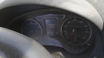 18 AUDI Q3 Speedometer 8U0920970E