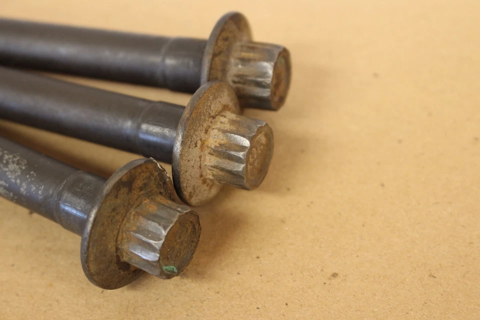 3 pernos de retención de cojinete de cubo de rueda Dana 44 4x4 1994-2001 cada uno Foto 4 de 4