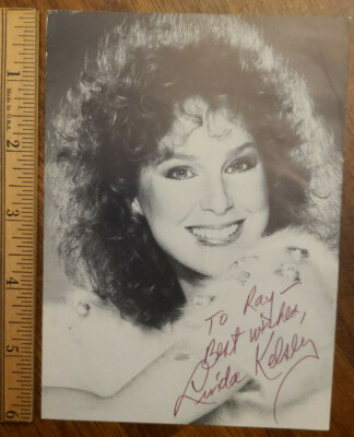 Actress Linda Kelsey - Vintage Signed Celebrity Autograph - Lou Grant ...