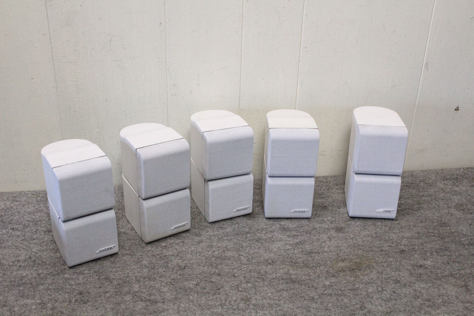 set of Five (5) Bose Double Cube Speakers White  Lifestyle Acoustimass
