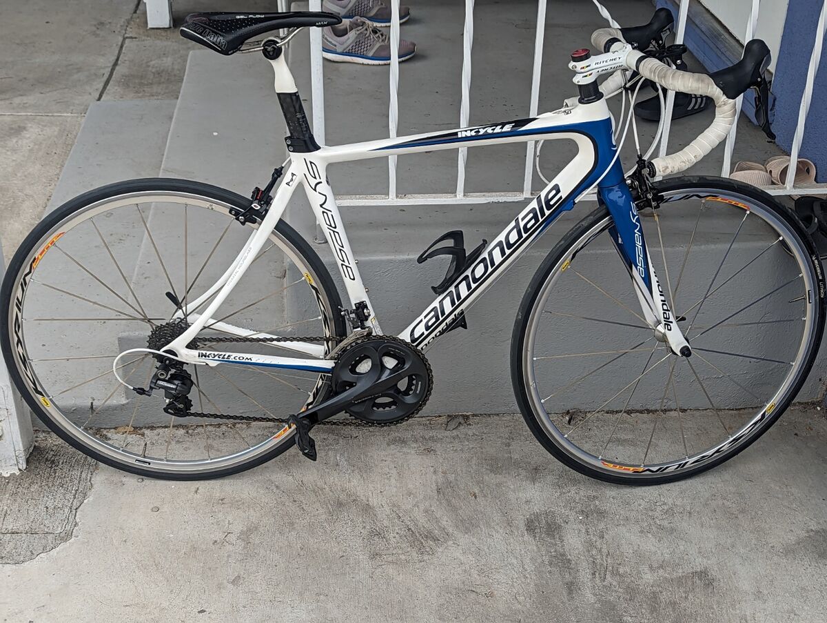 Cannondale Hi modulus Synapse Carbon 54cm TEAM Road bike Cannondale Hi modulus Synapse Carbon 54cm TEAM Road bike