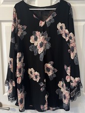 ASTR the Label Women’s Black Floral Dress Size Large