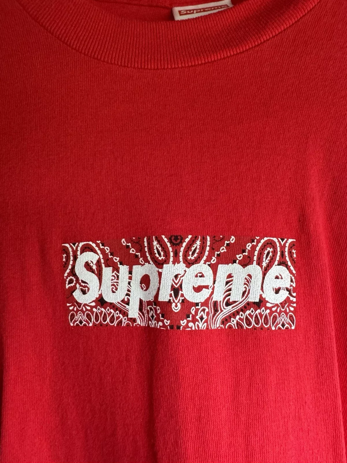 2001 Supreme blanc/rouge Paisley Box logo flambant neuf avec cintre et sac à poussière RAPIDE ?
