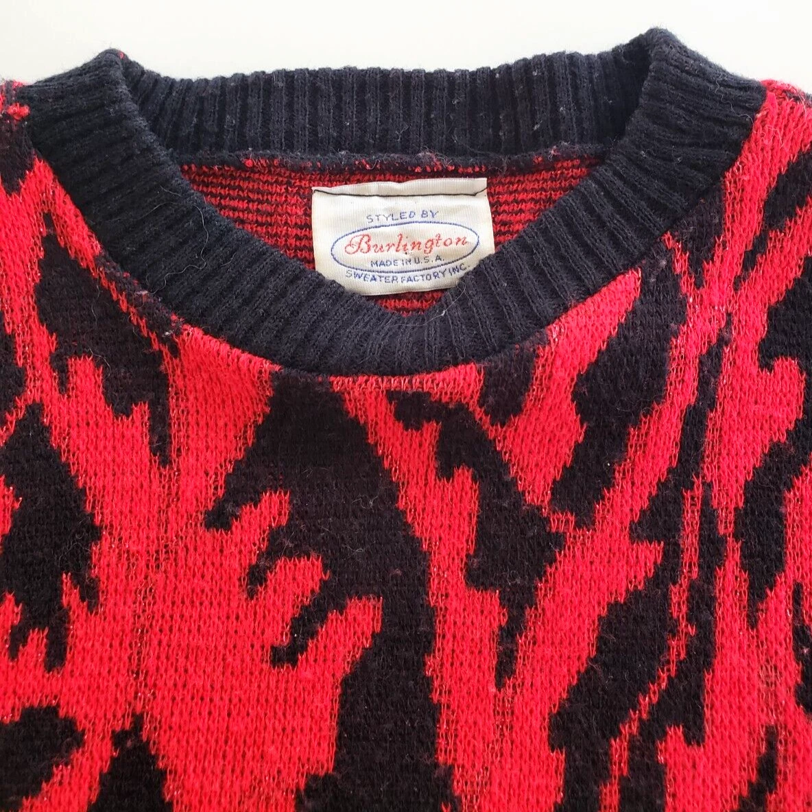 Vintage Factory Burlington Ladies Sweater Red Black 3 4th Sleeve Christmas