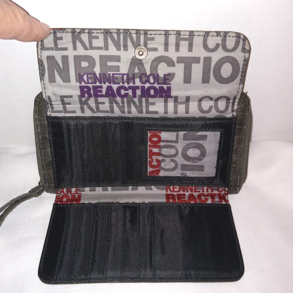 Cartera Kenneth Cole Reaction Gris Imitación Cuero EXCELENTE Foto 2 de 4