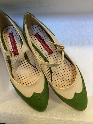 But Another Innocent Tale Women s Buckle Low Heel Shoes Size 8.5 Green & White