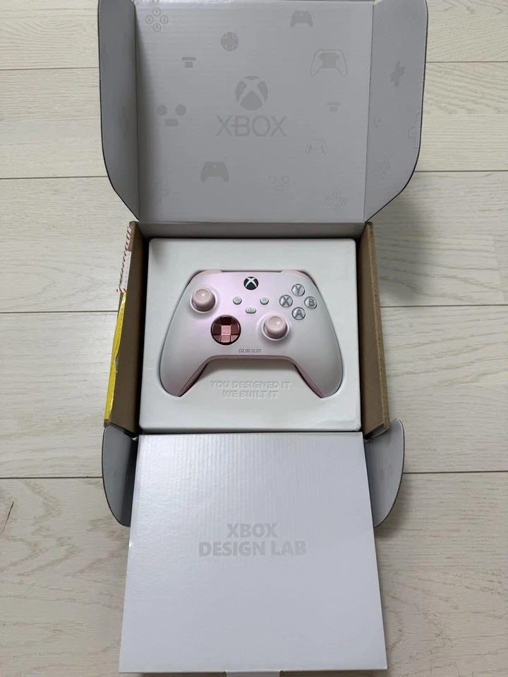 Micro-soft XBOX Wireless controller Cosmic Shift Pink brand new and unused 2023 - Image 3 of 4