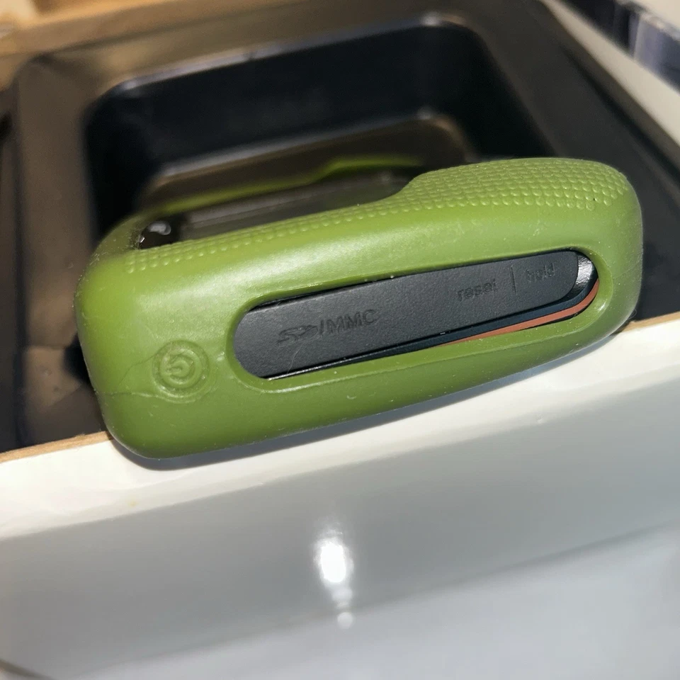 Magellan Crossover GPS 3.5" LCD Touch Screen Topo Continental United States - Image 3 of 4