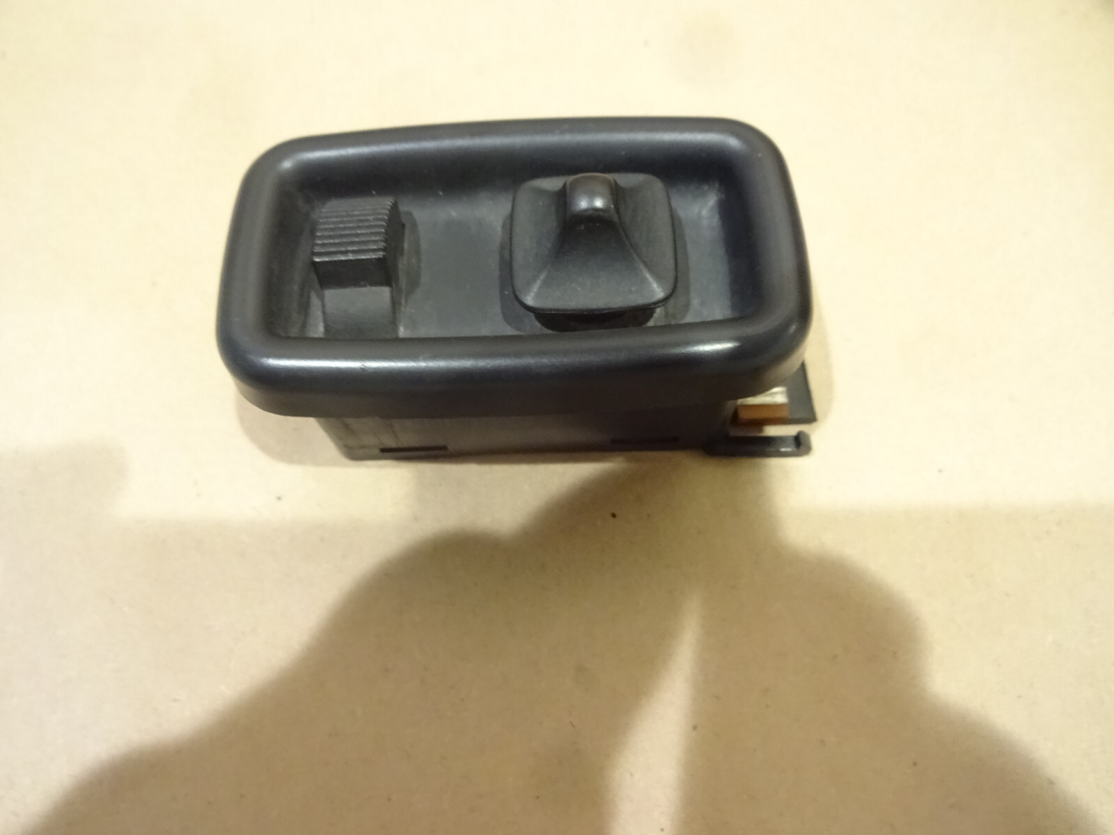 Ferrari 208,308,400, Mondial - Side View Mirror Switch P/N 61111300