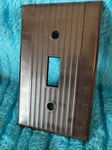 Piastra di copertura interruttore luce a costine centrali Leviton Deco marrone anni '40 - Foto 5 di 6