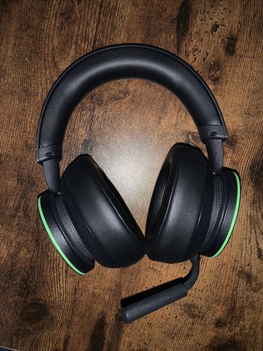 Xbox Wireless Stereo Headset - NWOB - Picture 2 of 4