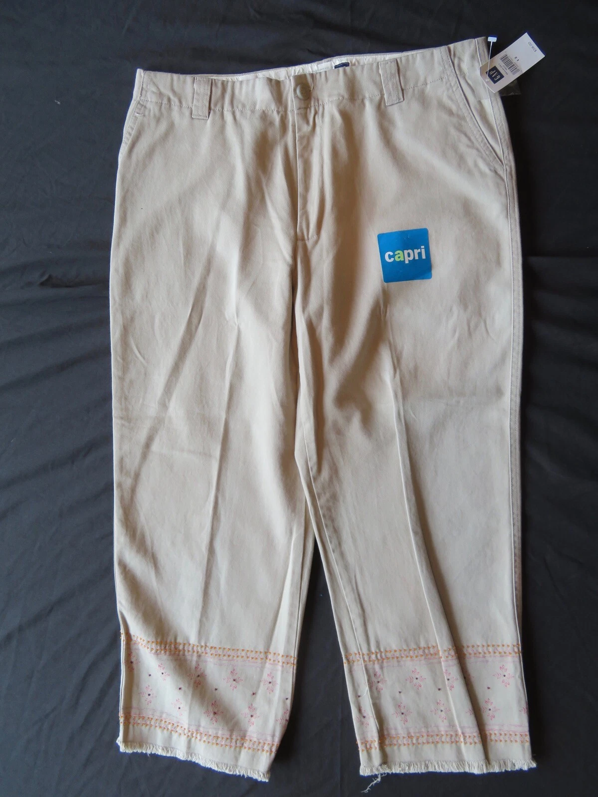 New Women’s Gap Clean Cut Beige Khaki Capris Beaded Frayed Cropped Pants Size 12
