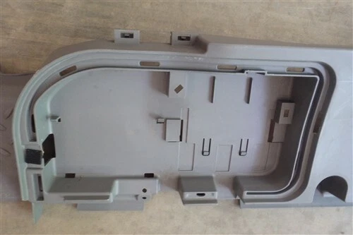 Серый входной подножка сиденья среднего ряда отделка панель хранения 2006 Jeep Commander - Изображение 3 из 4