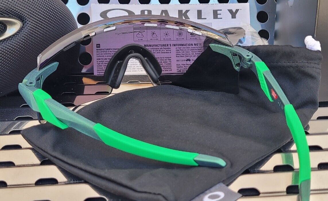 New Oakley ENCODER STRIKE 9235-0439 Sunglasses Gamma Green w New Oakley ENCODER STRIKE 9235-0439 Sunglasses Gamma Green w
