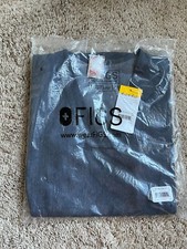 FIGS Women  s Casma Three-Pocket Scrub Top in Heather Denim Size XXS NEW 