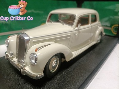 Cult 1:18 Mercedes Benz 220 W187 White 4-Door Simulated Luxury Sedan Model