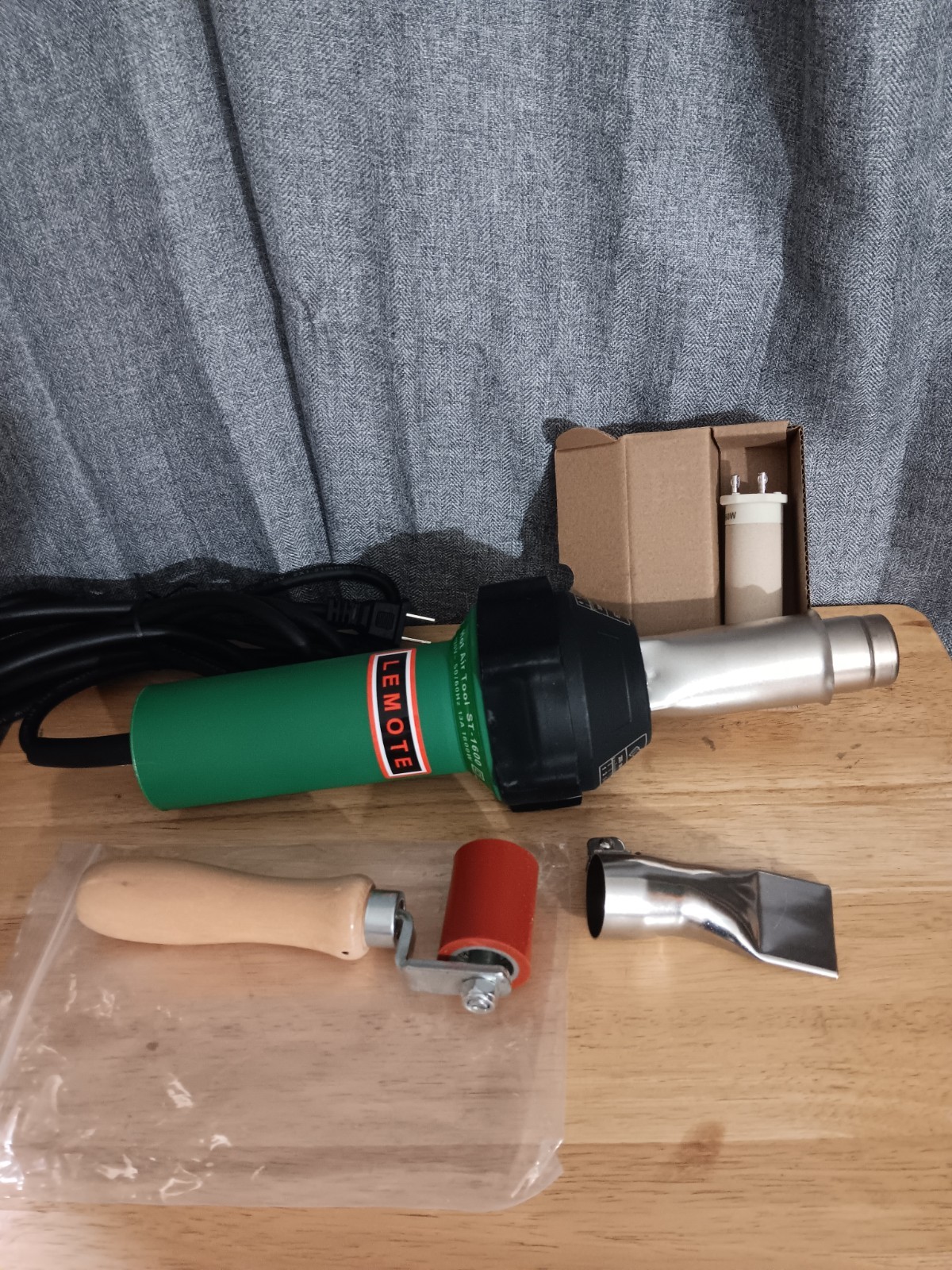 LEMOTE ST-1600 1600W Hot Air Plastic Welder Kit W/ Roller Flat Nozzle 110V