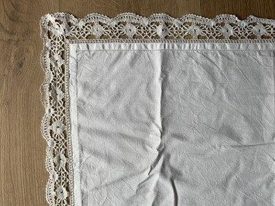 Tischdecke 170x170 Baumwolle mit feiner Spitzenborte Handarbeit Weiß
